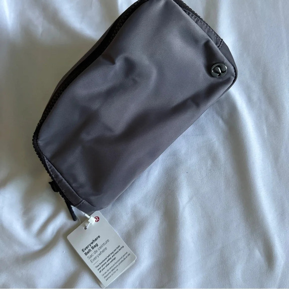 🆕💜 OG Lululemon Everywhere Belt Bag - Dusky Lavender / Black Granite - Picture 1 of 8